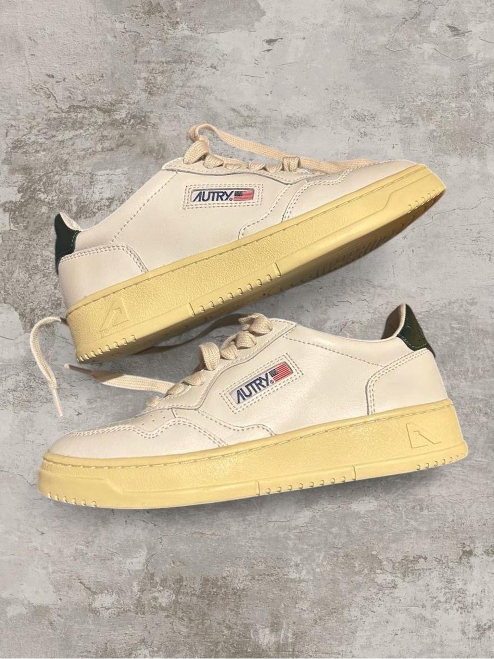 Autry Medalist Low Sneakers White/Green Women’s 38 / US 8